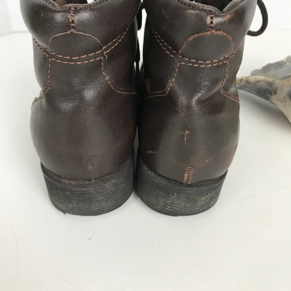 KHOMBU Sz 6 Tie Booties